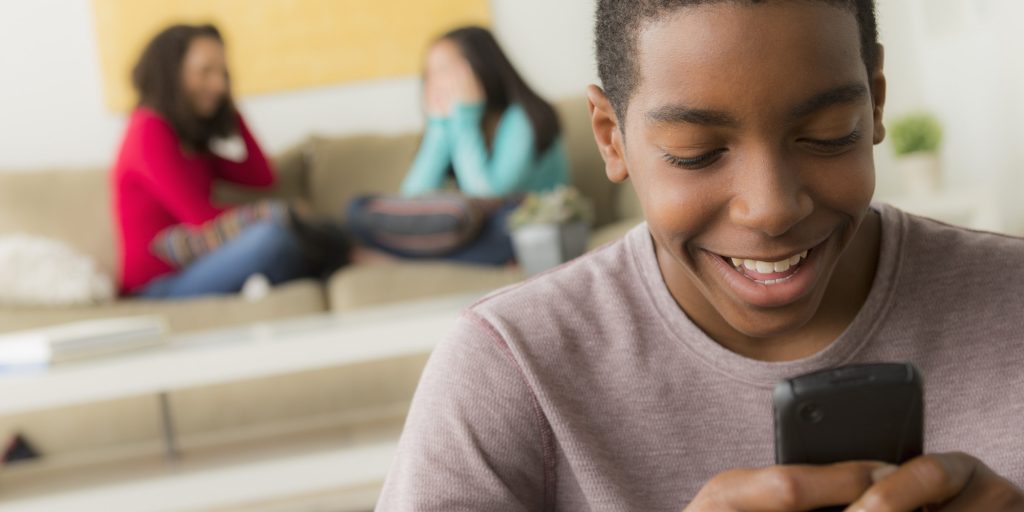 Side Effects Of Mobile Phones On Teenagers: Seeing teens standing together, but totally ignoring each other is a common sight these days.