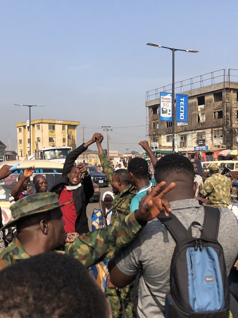 Soldiers, protesters straightnews