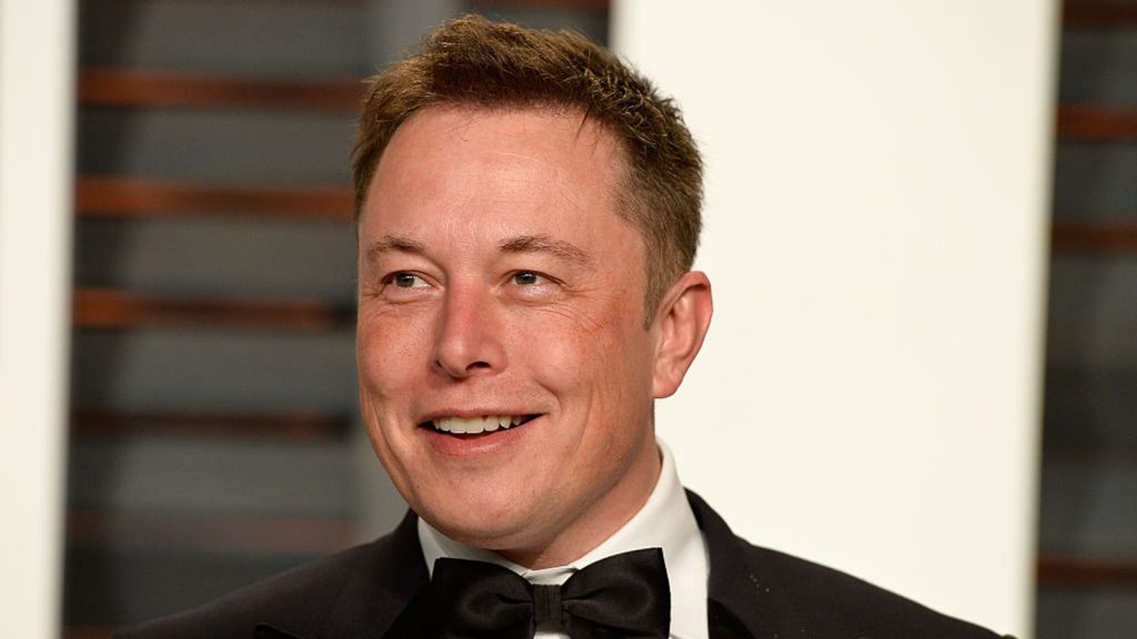 Elon Musk straightnews