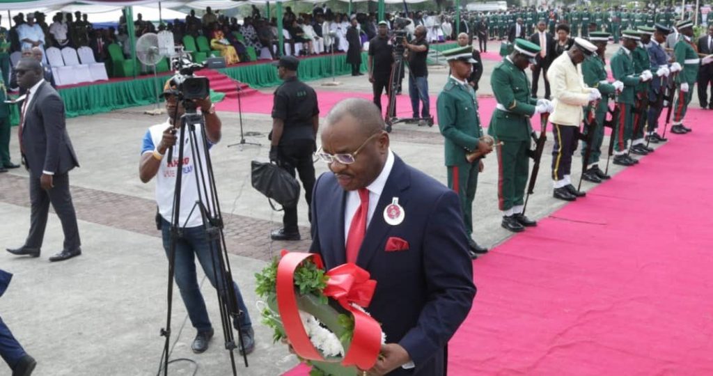 Udom Emmanuel laying wreath for fallen heroes straightnews