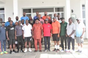 A group photograph of Gov Douye Diri, Emem Akapbio and other tennis players straightnews