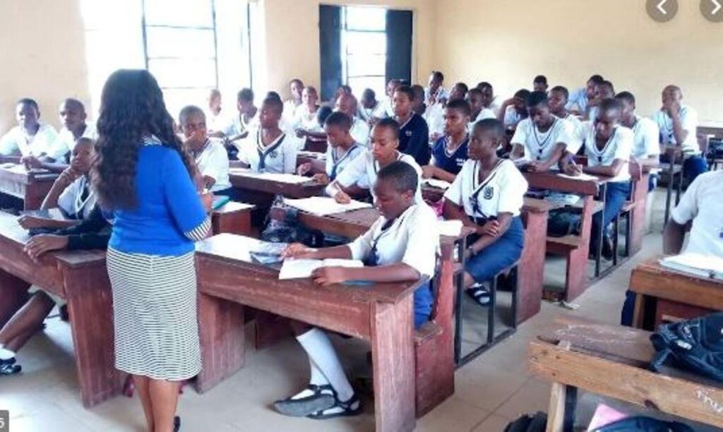 School in Nigeria- Straightnews