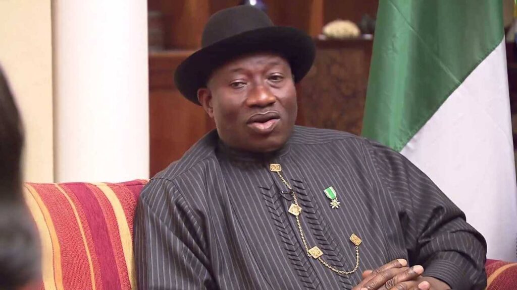 Ex-Nigeria's President Goodluck J- Jonathan escapes death in auto crash- Straightnews