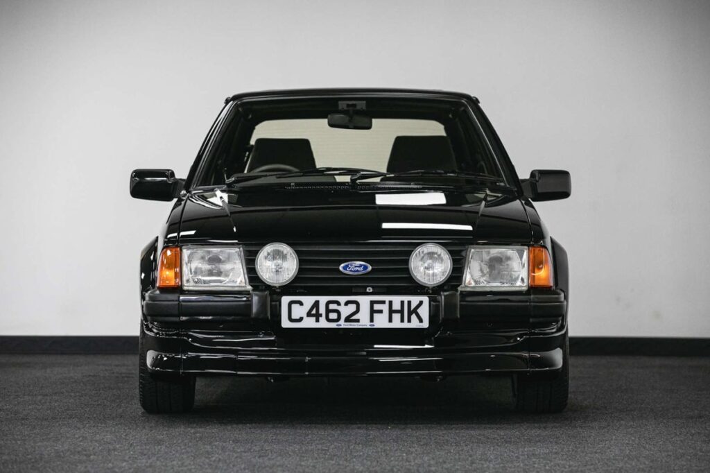 After three years, Princess Diana’s Ford Escort was auctioned for 650,000 pounds- Straightnews