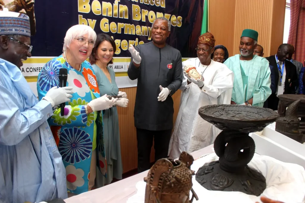Nigerian, German delegations witnessing the return of the looed Benin Bronzes - Straightnews