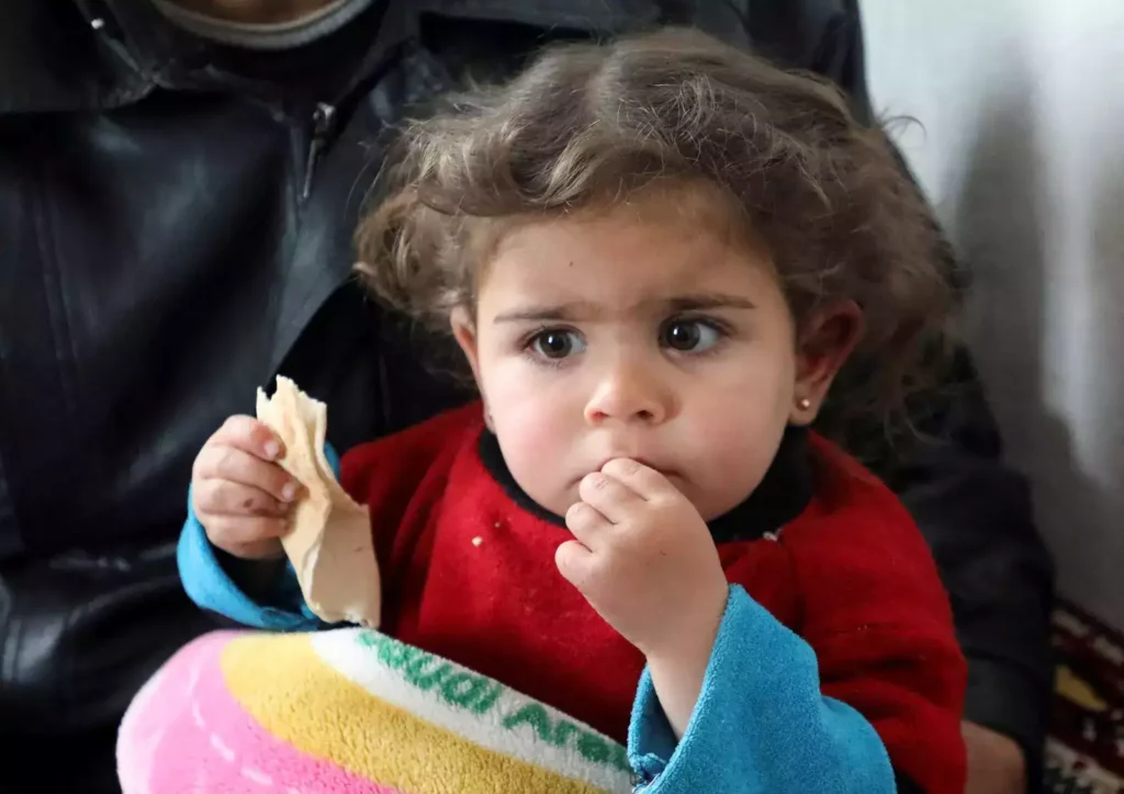 Syrian toddler survives earthquake - straightnews