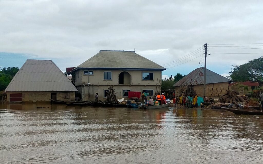 Flooding faces nine Nigerian states - Straightnews