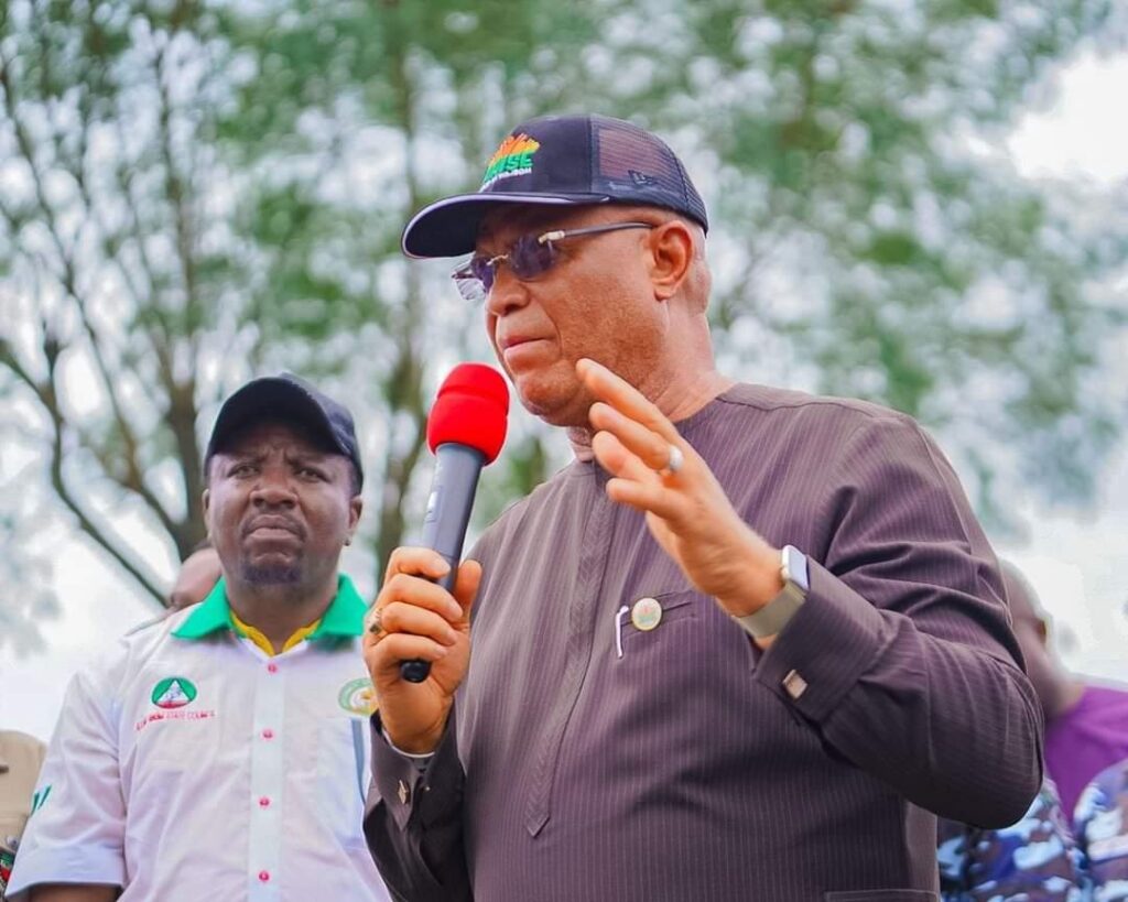 Akwa Ibom Governor Umo Eno addressing organised labour - Straightnews