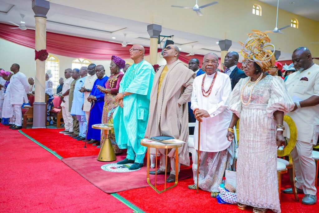 Governor Umo Eno and other dignitaries at the Chef Essien's 80th birthday - Straightnews