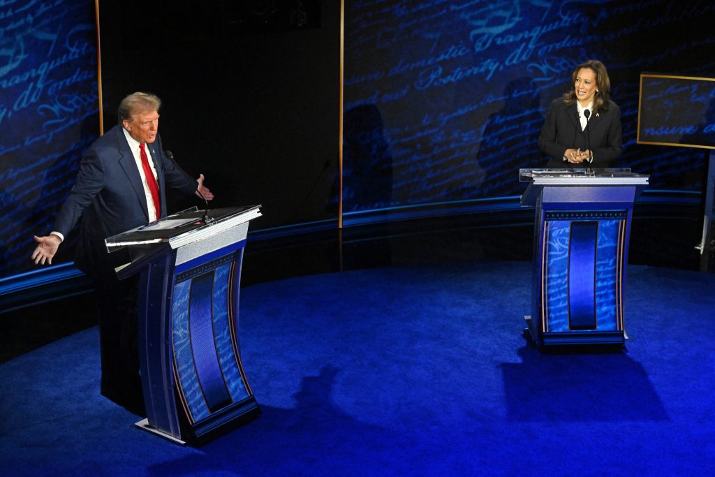 Republican candidate Donald Trump beaten by Democratic nominee Kamala Harris at debate - Straightnews