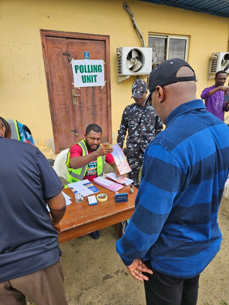 Voting in local government elections in Akwa Ibom - Straightnews