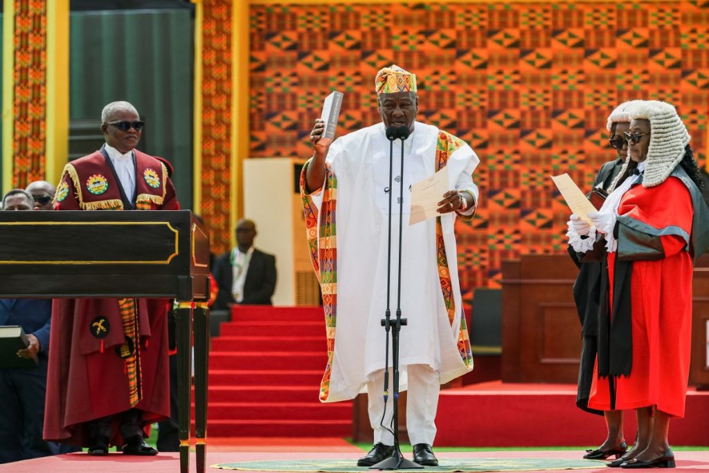 John Mahama sworn in as Ghana's President - Straightnews