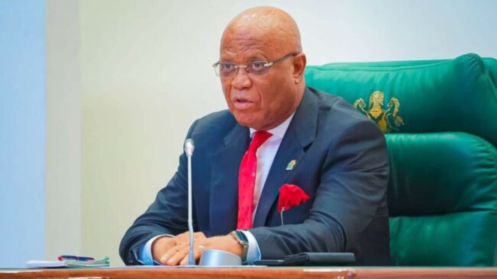 Akwa Ibom Governor Umo Eno dissolves EXCO - Straightnews