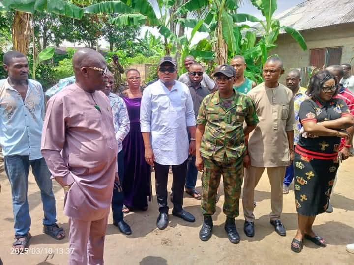 Alleged infidelity: Man in police net For murder of wife in Akwa Ibom Chief Okon Asukwo Enweme, Chairman of Oron LGA leading a delegation to the scene - Straightnews