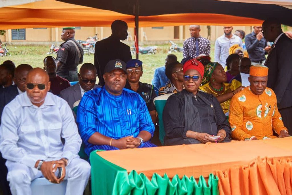 Akwa Ibom Deputy Governor, Senator (Dr) Akon Eyakenyi, and Abia State Deputy Governor, Engr. Ikechukwu Emetu met in Ika - Straightnews