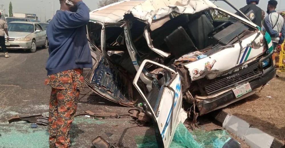 Six Perish in Akwa Ibom auto crash Auto crash claims six in Akwa Ibom - Straightnews