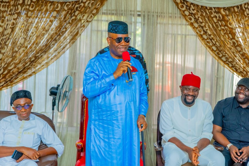 Akpabio Mourns ex-Gov Clement Isong’s Commissioner Senate President, Godswill Akpabio mourns Umanah's passage - Straightnews