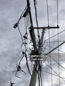 Damaged electric pole - Straightnews