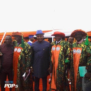 The Registrar, Nsemeke Udoakpan (middle) posing with some academics - Straightnews