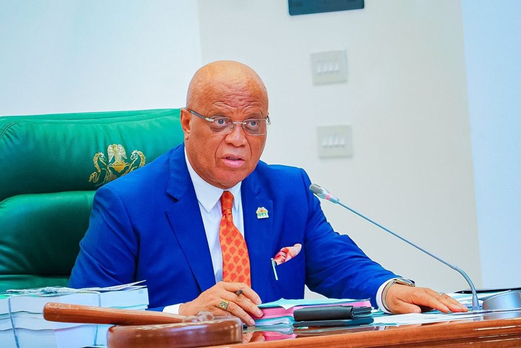 Akwa Ibom Dismisses doctor, nurse over death of woman, newborn during childbirth Akwa Ibom Governor, Umo Eno - Straightnews