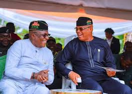 Backlash over AKHA Speaker’s Claim to Control 2027 tickets for House of Assembly Rt. Hon. Udeme Otong and Governor Umo Eno discussing - Straightnews