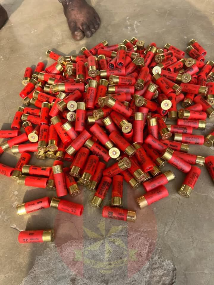 Police Arrest Suspect, Recover 415 live Cartridges In Commercial Vehicle Cartridge of ammunition - Straightnews