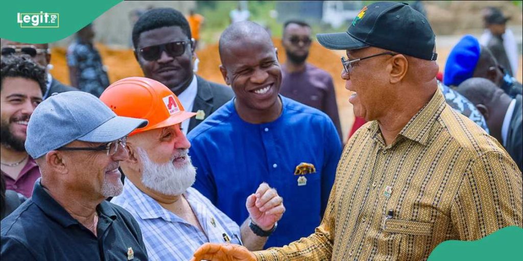 Eno Queries Contractor for Starting Hospital with Mortuary Governor Umo Eno questions contractor for starting hospital with mortuary - Straightnews