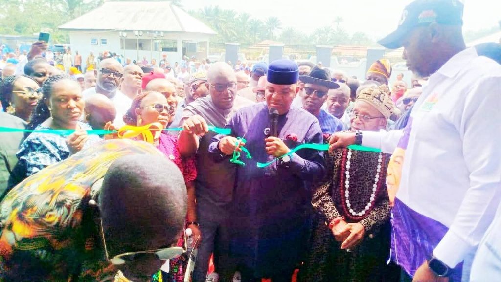Rep Unyime Idem inaugurates remodelled Paramount Ruler's Palace - Straightnews