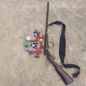 Gun recovered from the robbery suspect - Straightnews