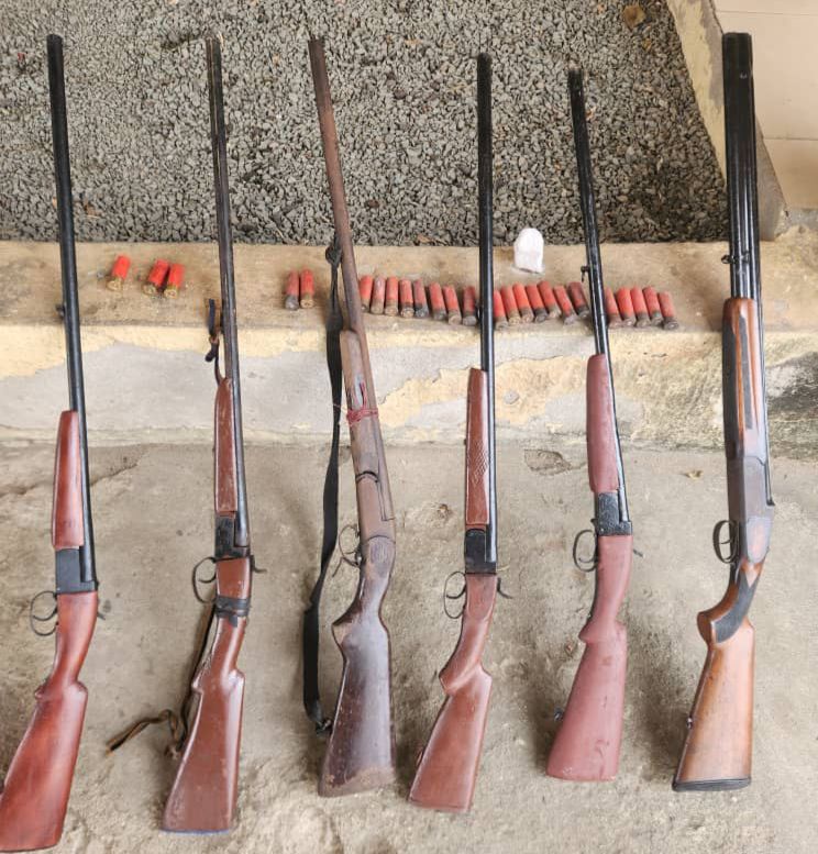 Akwa Ibom: Two Suspects in Police Custody for Possessing Illegal Firearms Recovered illegal firearms - Straightnews