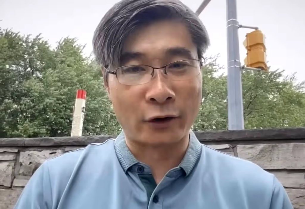 Professor Xueqin Jiang, a Chinese-Canadian teacher - Straightnews