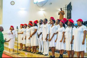 Singing group at the Night of songs and tributes - Straightnews