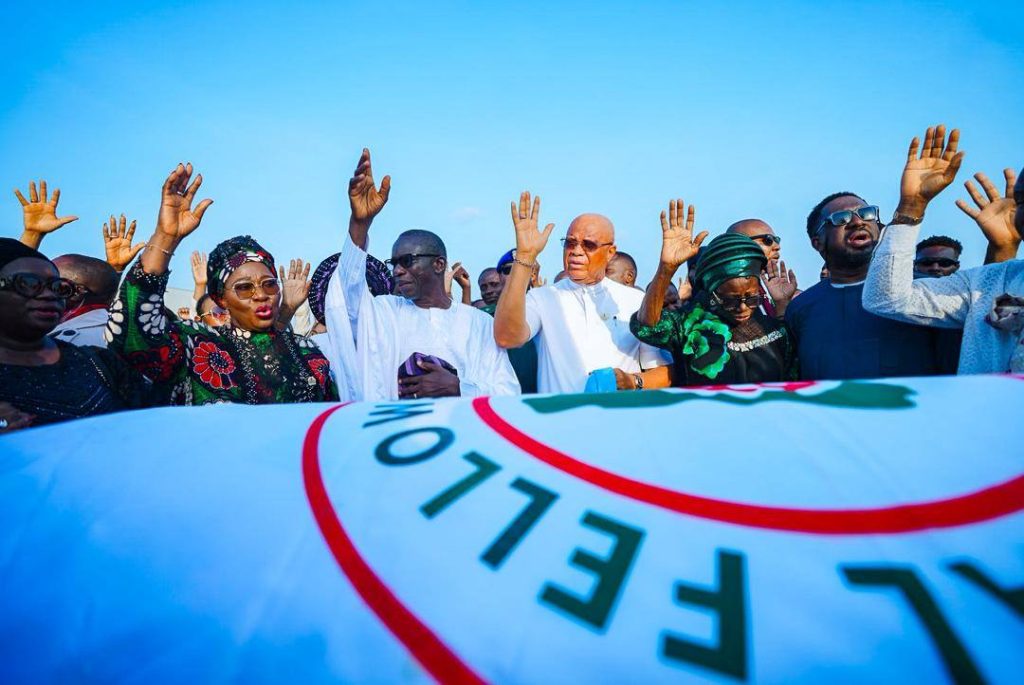 Wale Oke, Gov Umo Eno and Philomena Ukpai welcoming the corpse - Straightnews