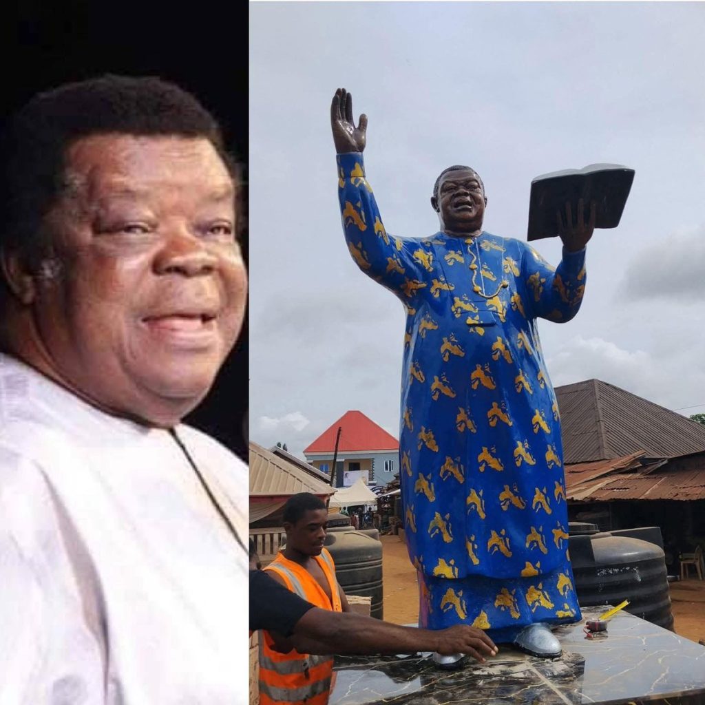 Statue-Like ‘Clergyman of Asaga’ Triggers Public Curiosity Rev. Dr. Uma Ukpai immortalised in Asaga, his hometown - Straightnews