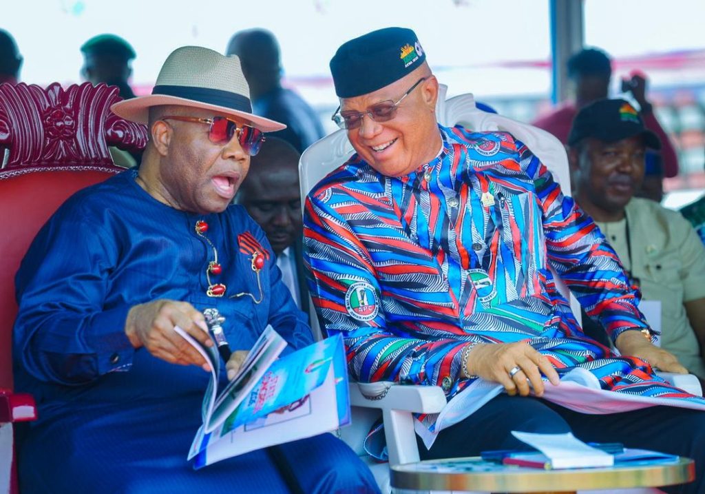 Senate President Godswill Akpabio, Gov Umo Eno at the APC State congress - Straightnews