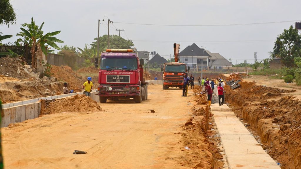 Tropicana Road under construction - Straightnews