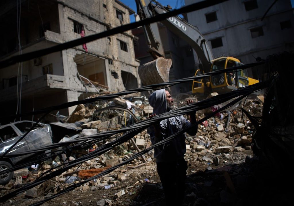 Israel hits Iran Petrochemical facility - Straightnews