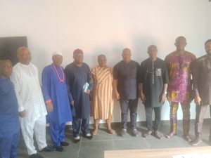 The attendees at the meeting - Straightnews