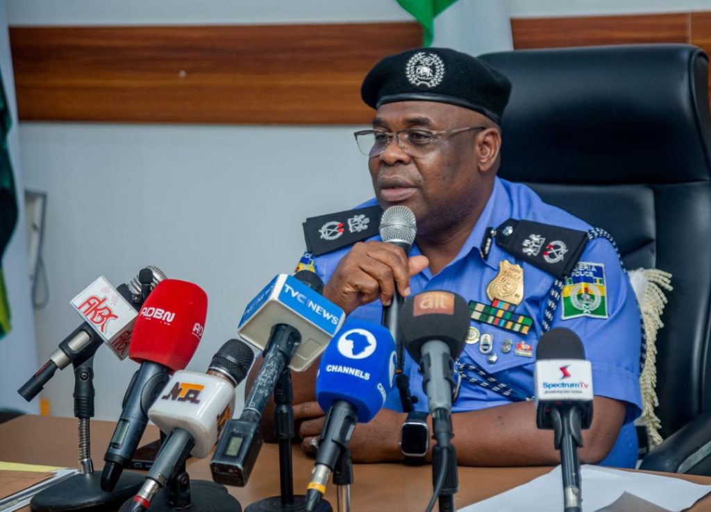 Suspected Phone Distributor Robber Back in Akwa Ibom Police Custody Akwa Ibom CP, Baba Mohammed Azare addressing the press - Straightnews