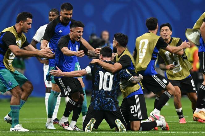 Argentina Sink England, Book World Cup Final Spot Argentina players celebrating their victory - Straightnews