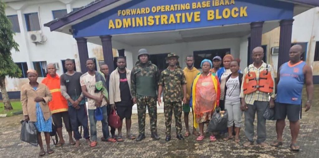 Nigerian Navy Rescues 22 Sea pirate Victims in Akwa Ibom 22 rescued passengers - Straightnews