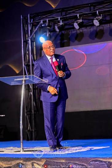 Gov Eno Urges Christians to Counter Negative Influences with Godly Values Gov Umo Eno preaching at Shepherd’s House Assembly International, Abuja - Straightnews