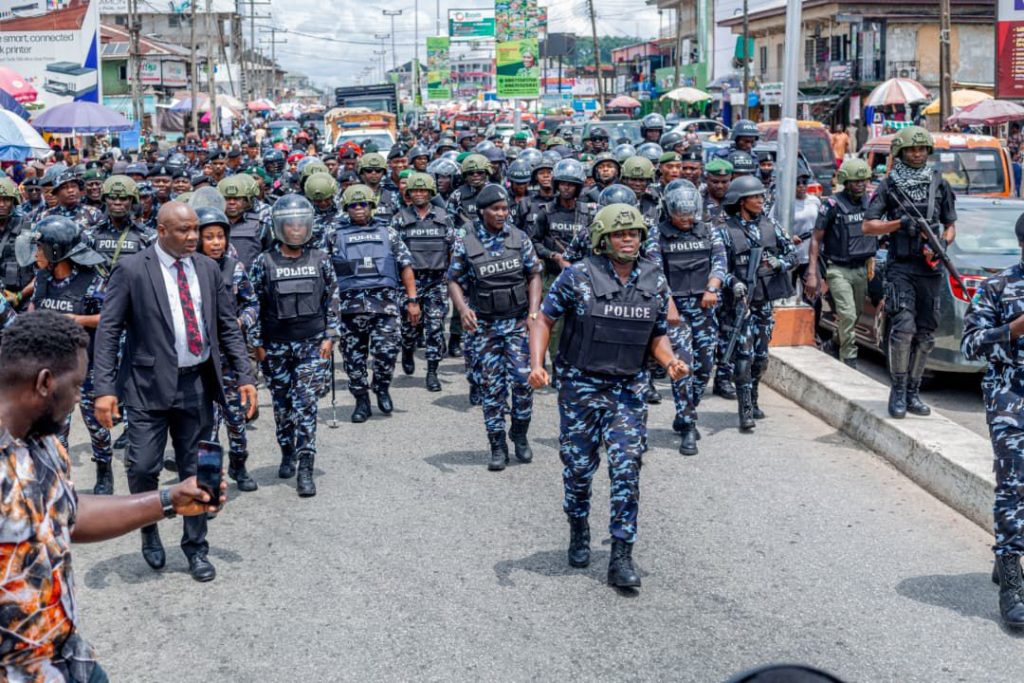 2027: Akwa Ibom Police Stage Show of Force, warn Political Thugs and Troublemakers Akwa Ibom police stage show of force - Straightnews