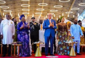 Governor Umo Eno (in blue suit) - Straightnews