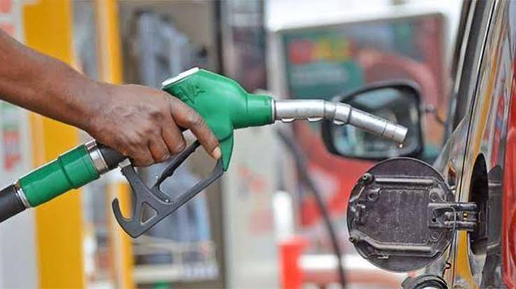 FG Announces 30-Day Petrol Discount Through NNPC FG announces 30-day petrol discount through NNPC - Straightnews